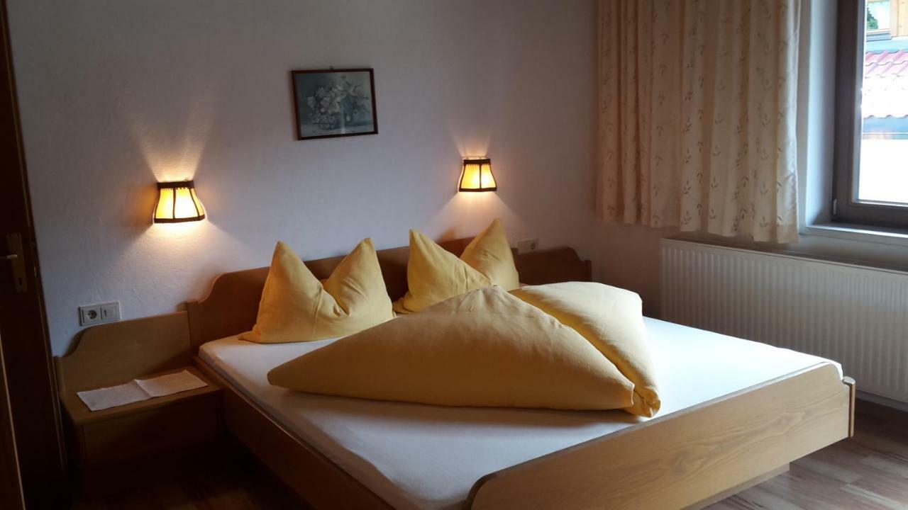 Pension Schwemberger Ohne Fruehstueck Mayrhofen Exterior photo