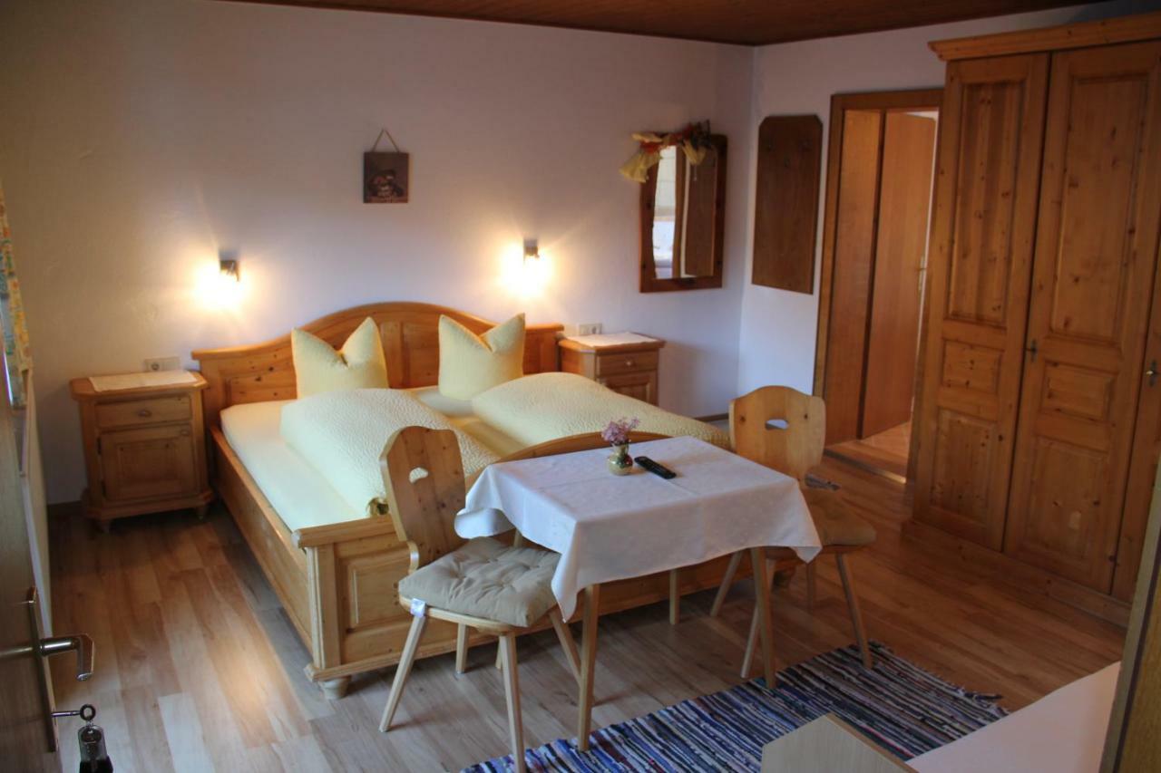 Pension Schwemberger Ohne Fruehstueck Mayrhofen Exterior photo
